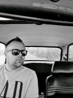 Lee James