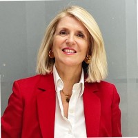 Yvonne Pavia