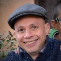 Rubén González