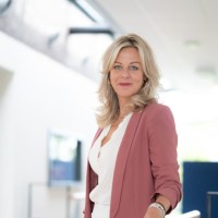 Monique Holtackers