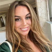 Elle Cooper