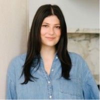 Hilary Roth