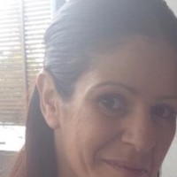 Emine Neaves