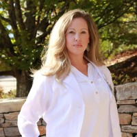 Amber Smith Ccma, Ahi