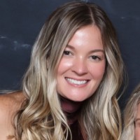 Stephanie Saylor Como