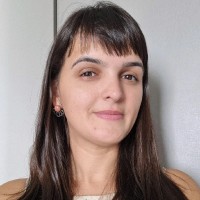 Naira Mattos Silva