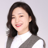 Ella Zou