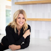 Angela Wipperfurth