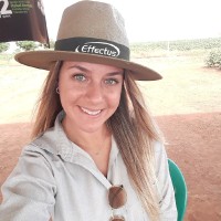 Larissa Renata Moreira Bernarde