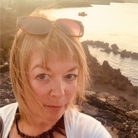 Elaine Cameron