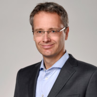 Dr Claus-Peter Samson