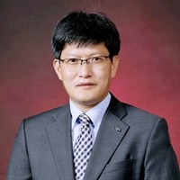 임용택