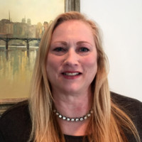 Carolyn Hale Louie