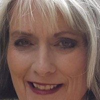 Suzanne Graff