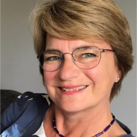 Anneke Giezenaar