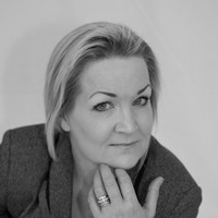 Eileen M Murray