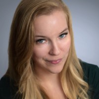 Nicole Viau