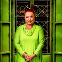 Geraldine Cox Am