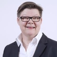 Yvonne Arts