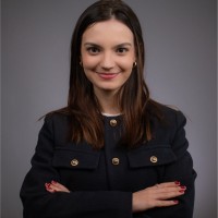 Fernanda Stenghel