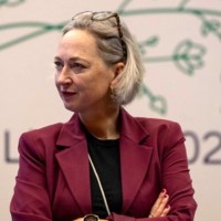 🦹♀️  Carmen De Oude