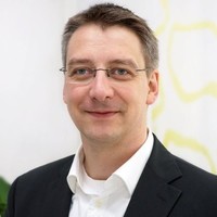 Dr. Hubertus Becker