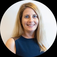 Dr. Csilla Orgel