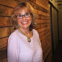 Linda Davies