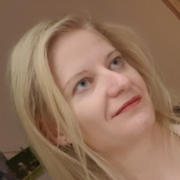 Lenka Dostalova