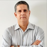 Javier E. Salazar Otoya