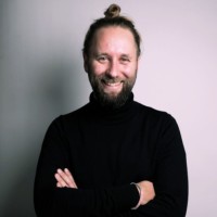 Dr. Sebastian Jarzebski