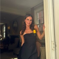 Zoe Manos