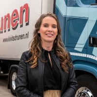 Simone Opzeeland Van