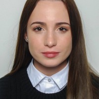 Dóra Petrovics