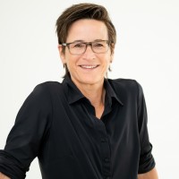Mirjam Van Roer, MMO