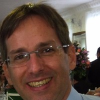 Luis Comaru