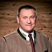 Bernhard Simon