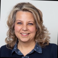 Kelly McDonald, CHRL