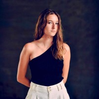 Camille EtienneCamille Etienne is an Influencer