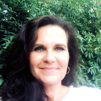Stella Elkær Larsen