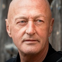 Martin Bond