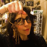 Sari Sperling