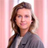 Julia De Man