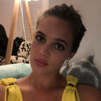 Laura Anders