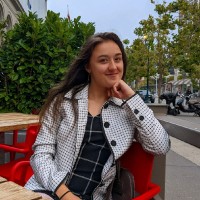 Alicia Konsez, Phr