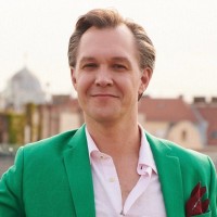 Tony Á. Verb