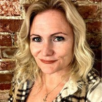 Lee-Ann Jones, Mba