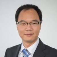 Yushi Hu