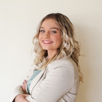 Alana Bills, Aias