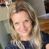 Julie Mcnicoll